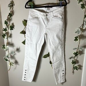 Elegant White Cropped Jeans